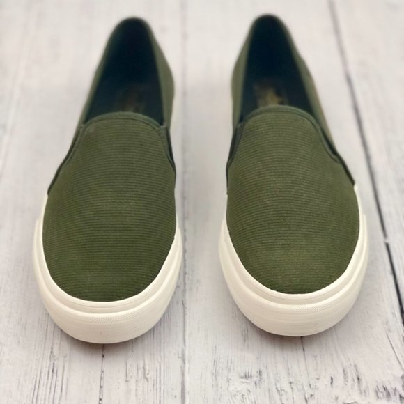 Keds Women’s Double Decker Suede Sneaker – Slip-On Style With Faux Shearling, Cozy & Chic